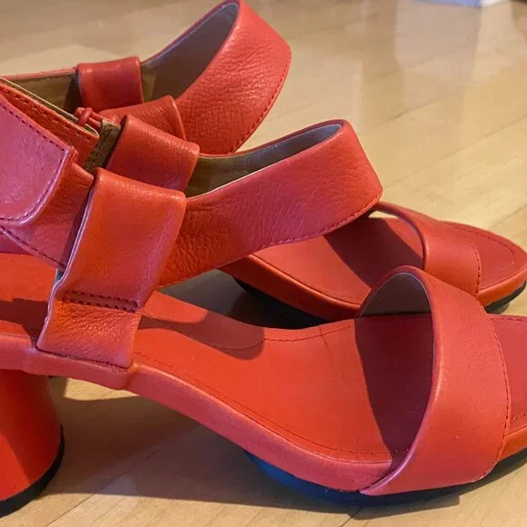 Sandals - Picture 2 of 2